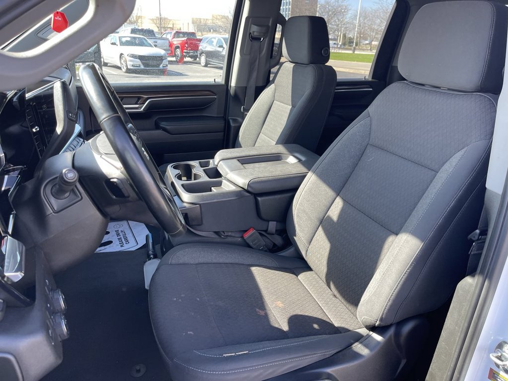 Used 2024 Chevrolet Silverado 2500 LT AWD/4WD image 11
