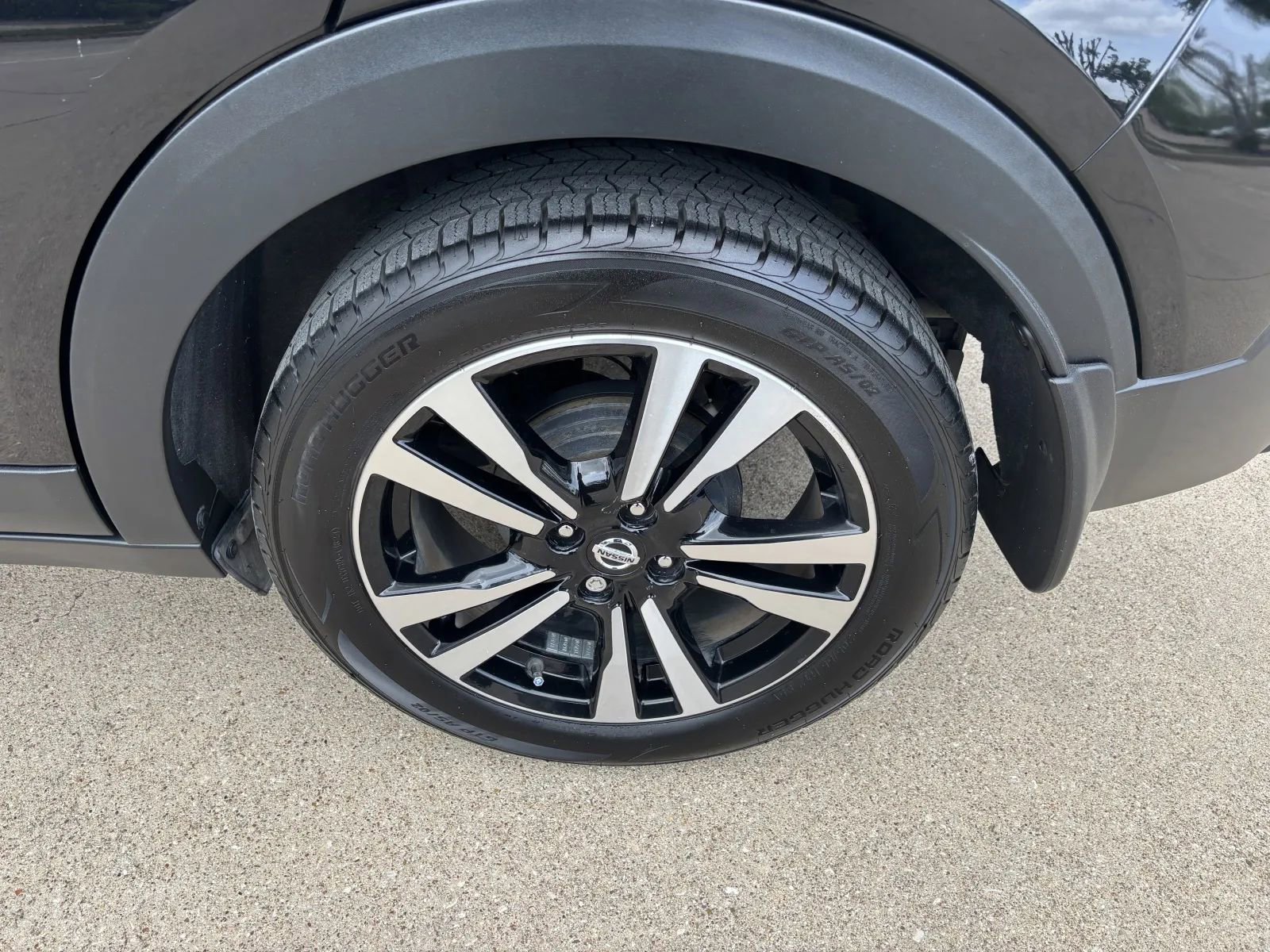Used 2020 Nissan Kicks SR FWD image 9