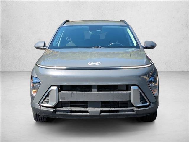 Used 2025 Hyundai Kona SEL FWD image 2