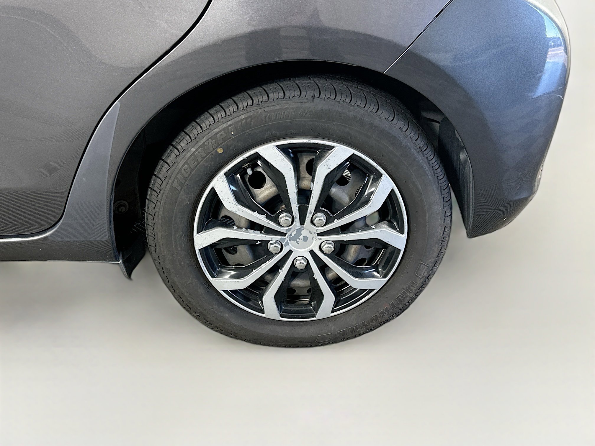 Used 2013 Toyota Yaris LE image 11