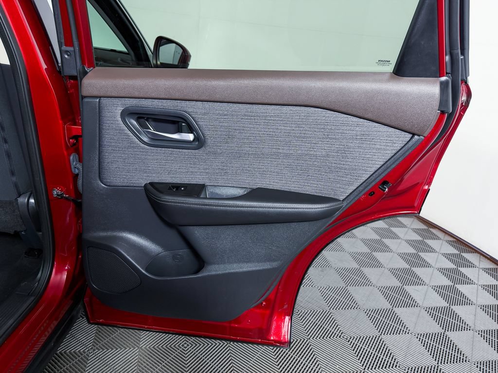 Certified 2021 Nissan Rogue SV AWD/4WD image 40