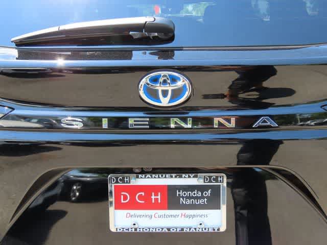 Used 2025 Toyota Sienna Platinum AWD/4WD image 7