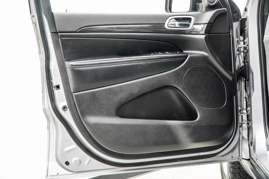 Used 2021 Jeep Grand Cherokee Laredo image 37