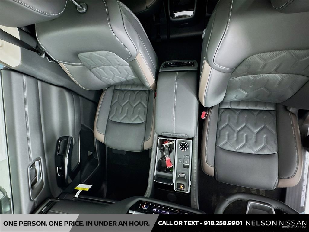 New 2026 Nissan Pathfinder Platinum image 22