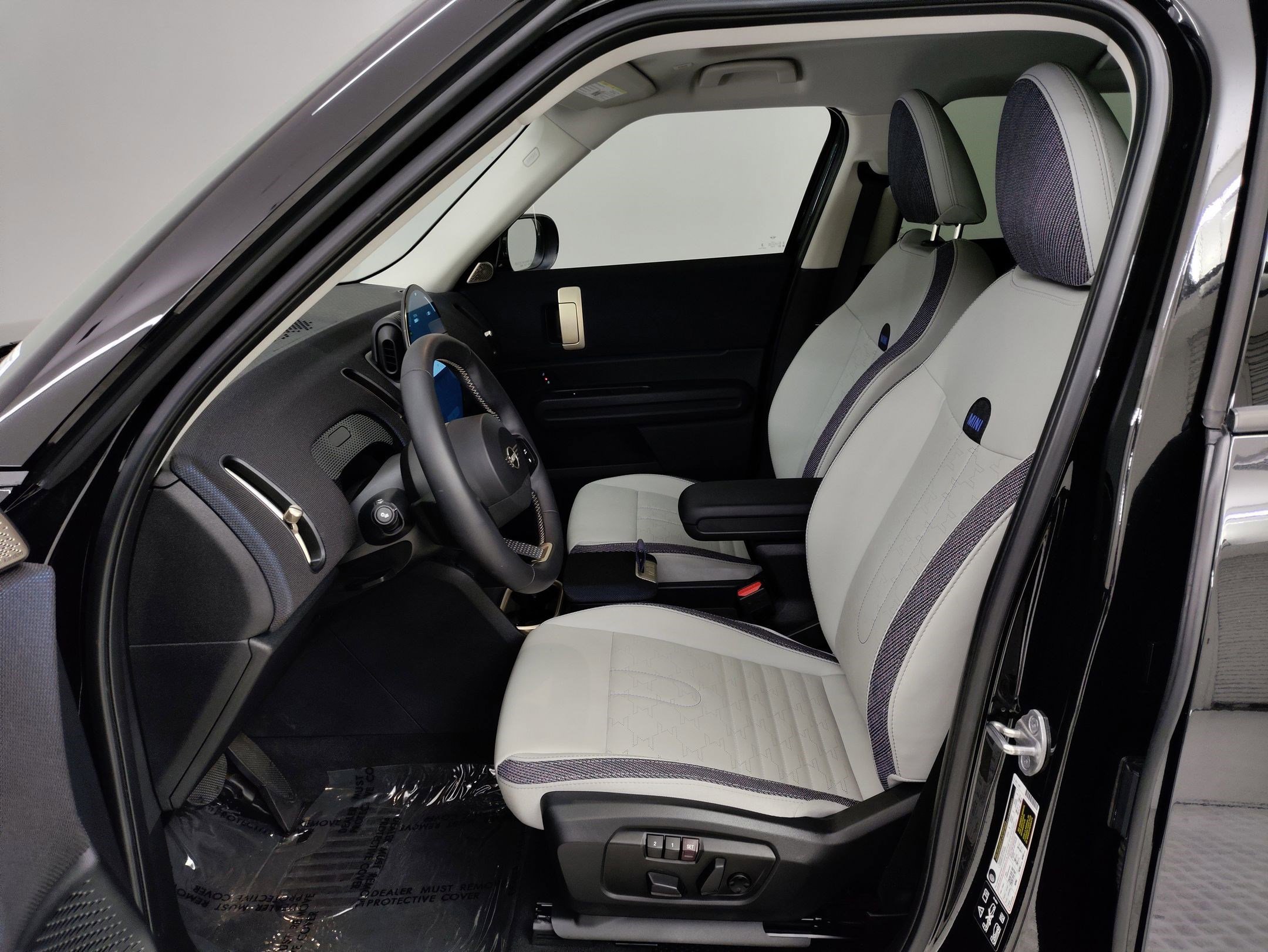 Used 2025 MINI Cooper Countryman S w/ Comfort Package Max image 11