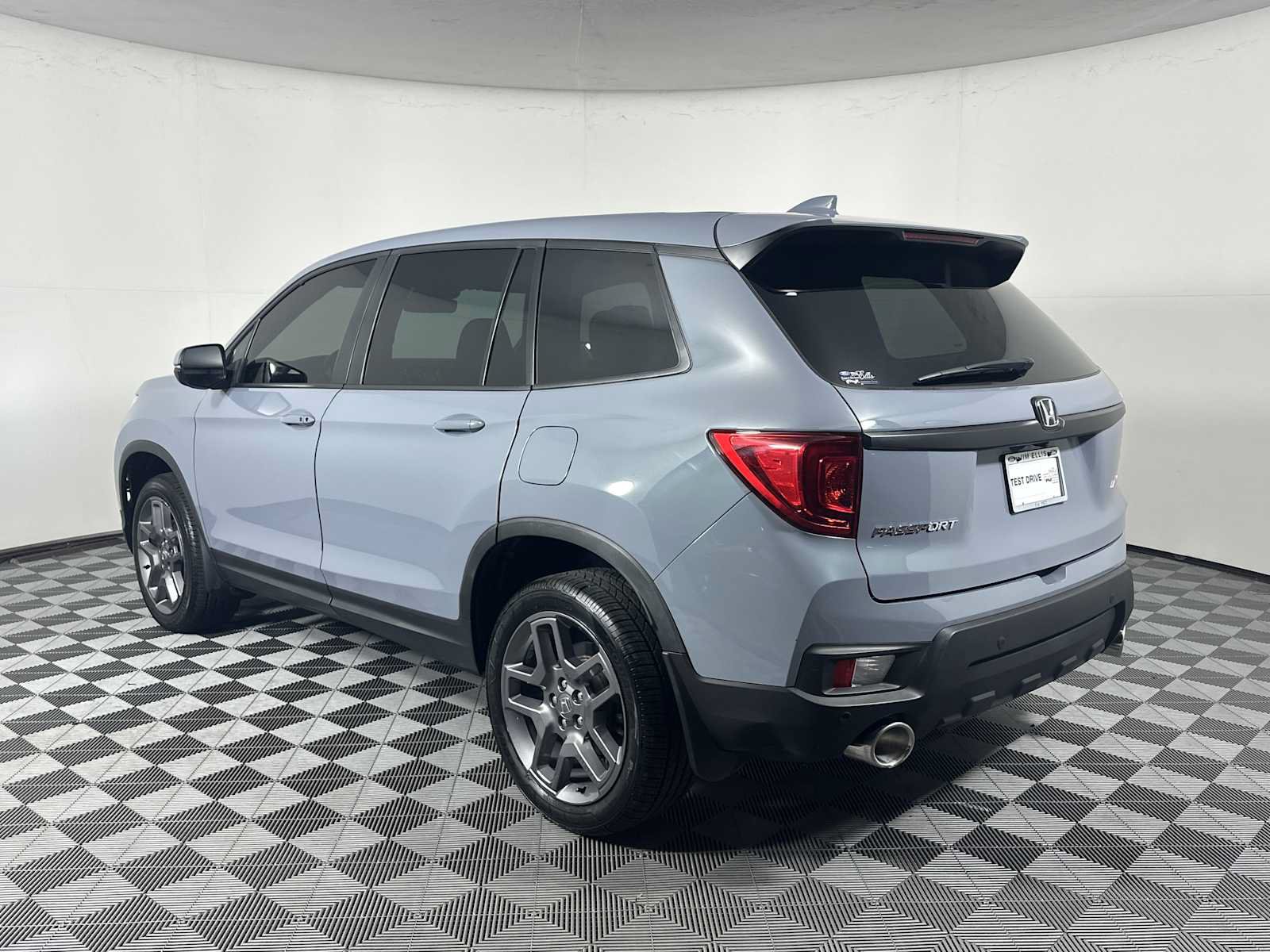 Used 2023 Honda Passport EX-L image 5