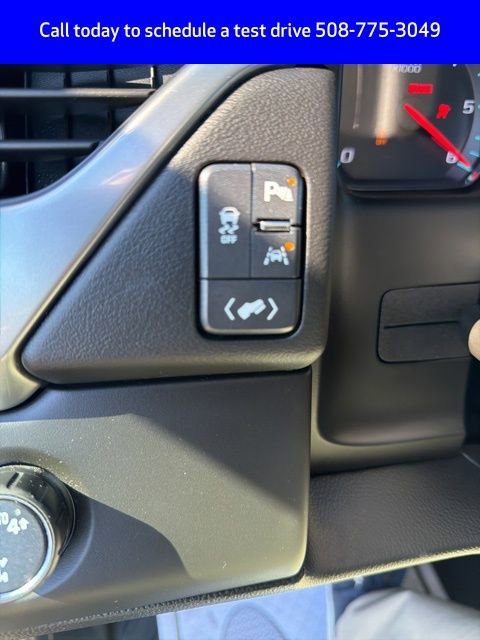 Used 2018 Chevrolet Tahoe LT image 17