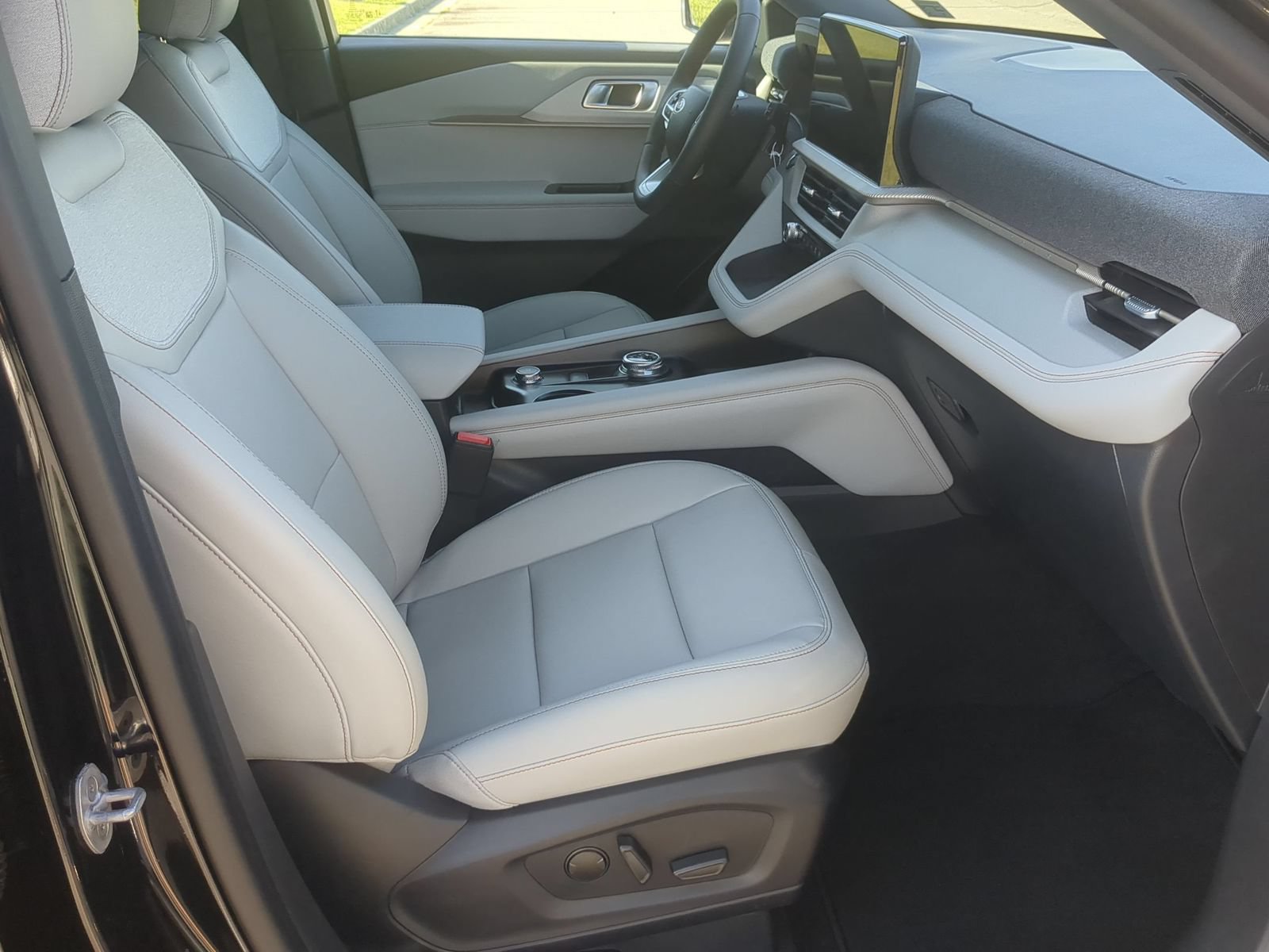 New 2027 Ford Explorer Active AWD/4WD image 38