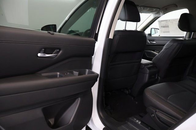 New 2025 Nissan Pathfinder SL image 26