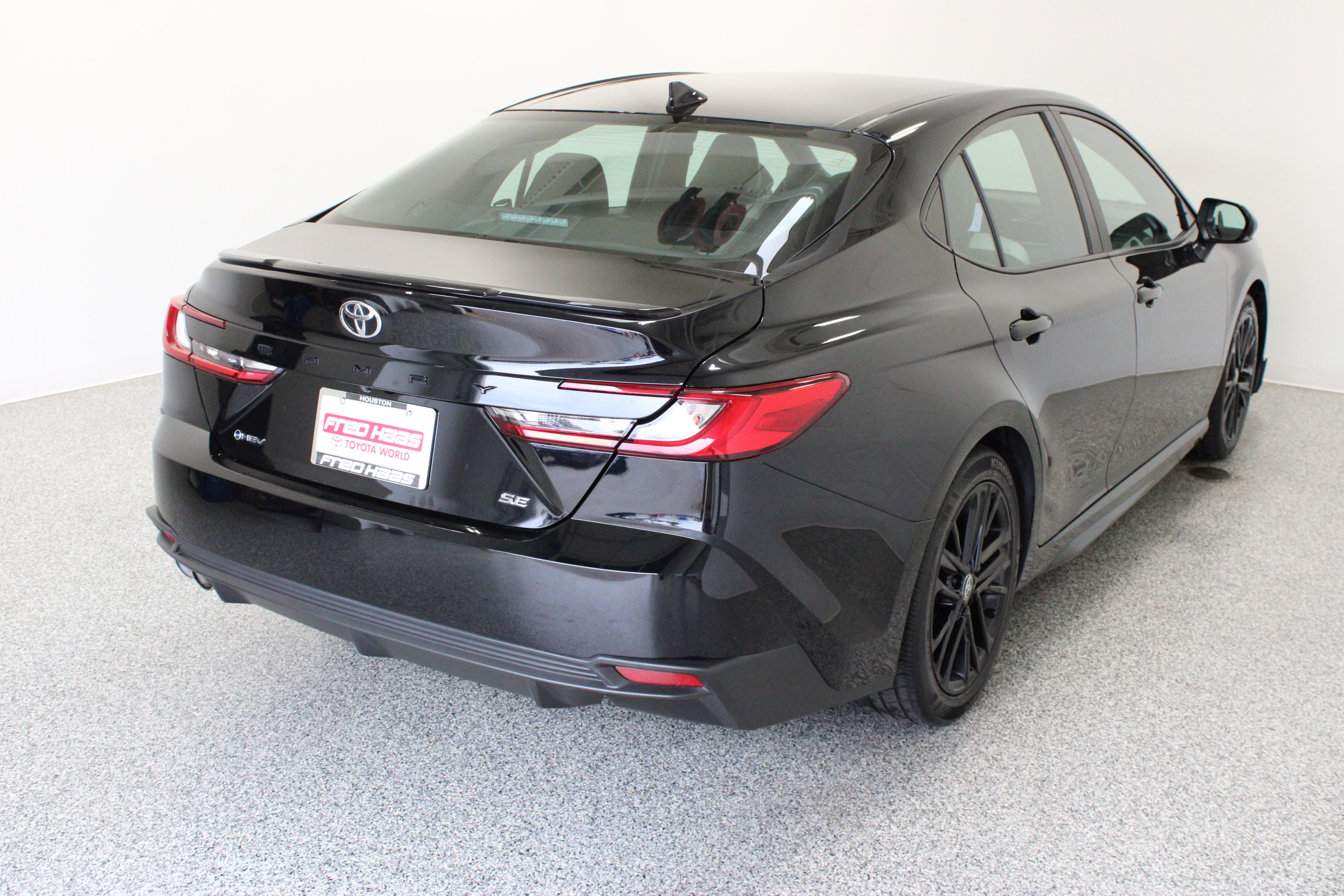 Used 2025 Toyota Camry SE FWD image 7