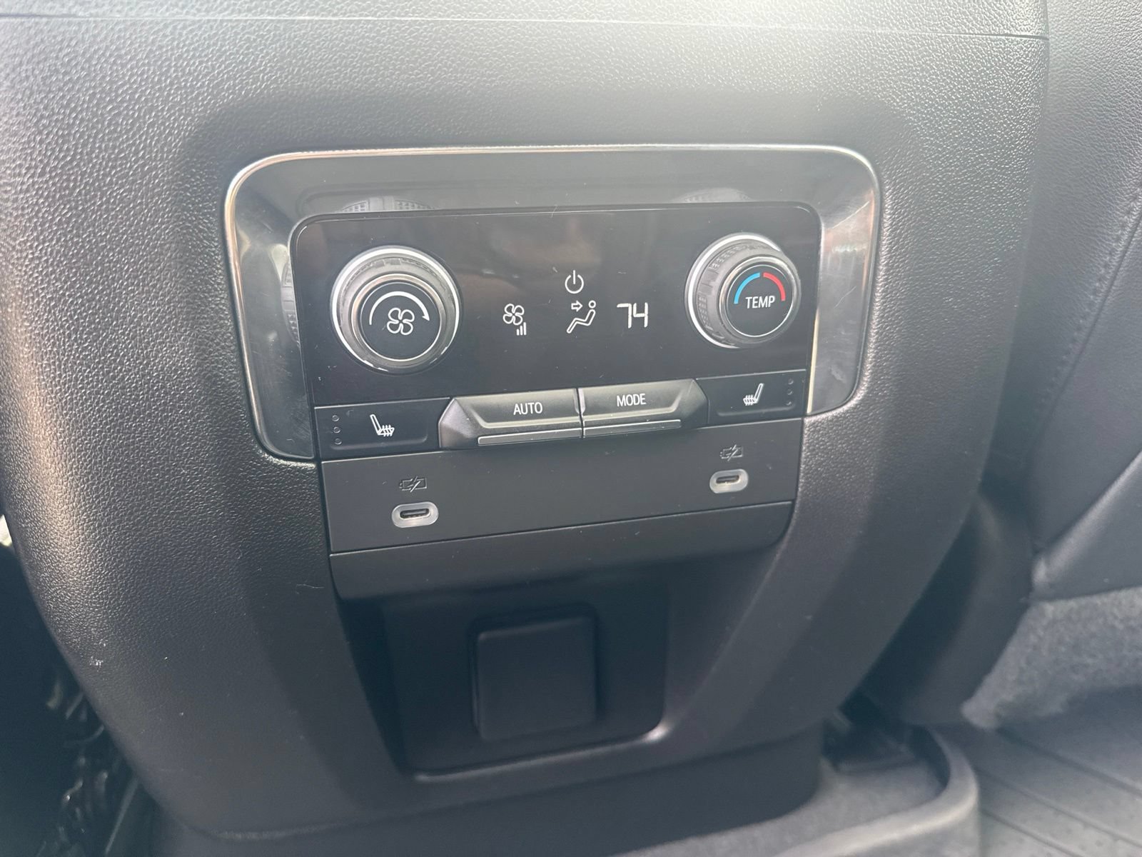 Used 2023 Chevrolet Tahoe Premier AWD/4WD image 19