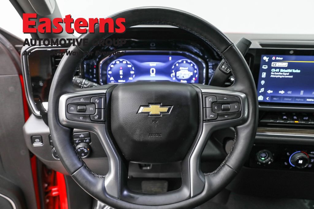 Used 2023 Chevrolet Silverado 1500 LT AWD/4WD image 10