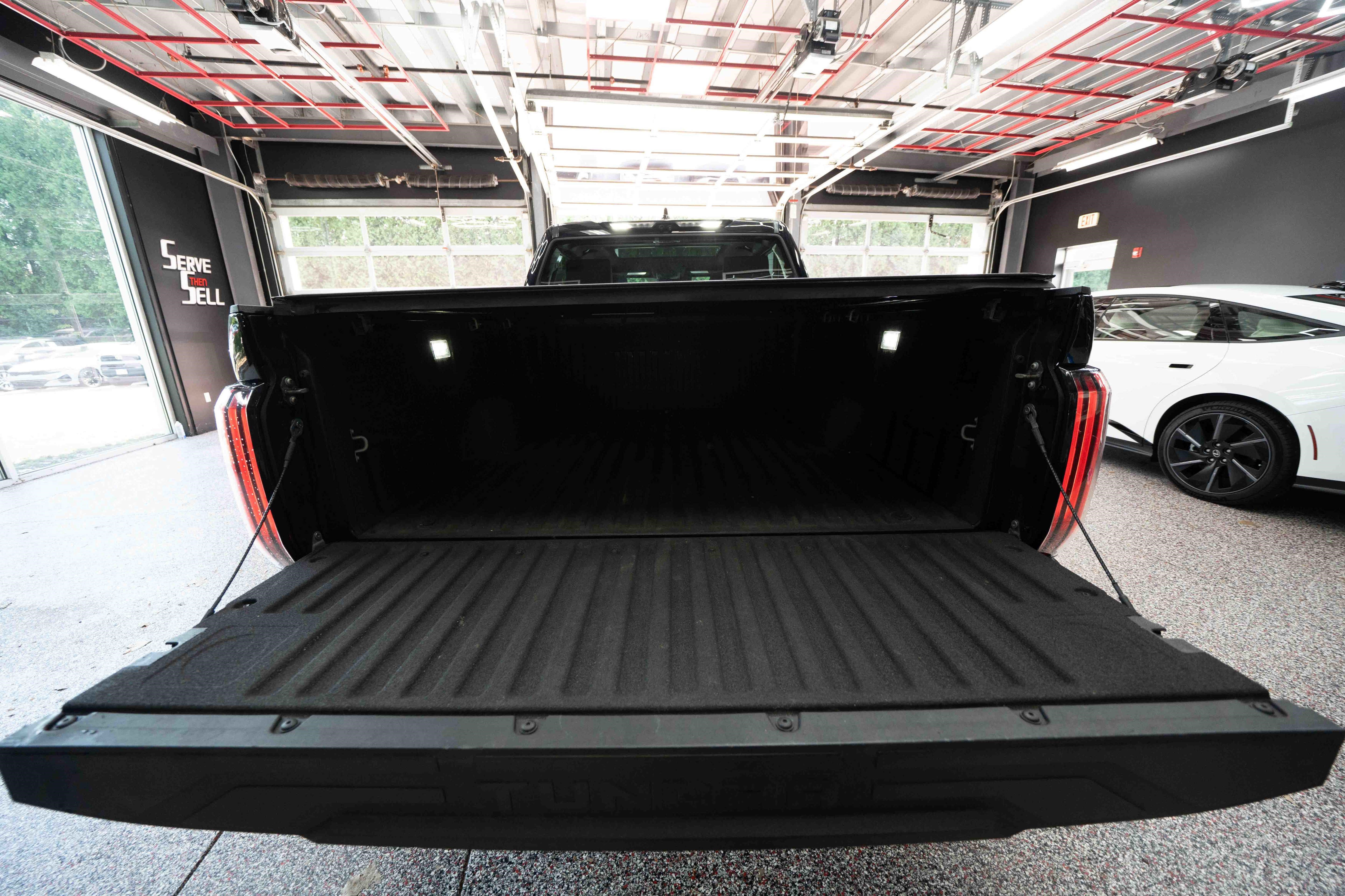 Used 2022 Toyota Tundra Platinum w/ Advanced Package AWD/4WD image 26