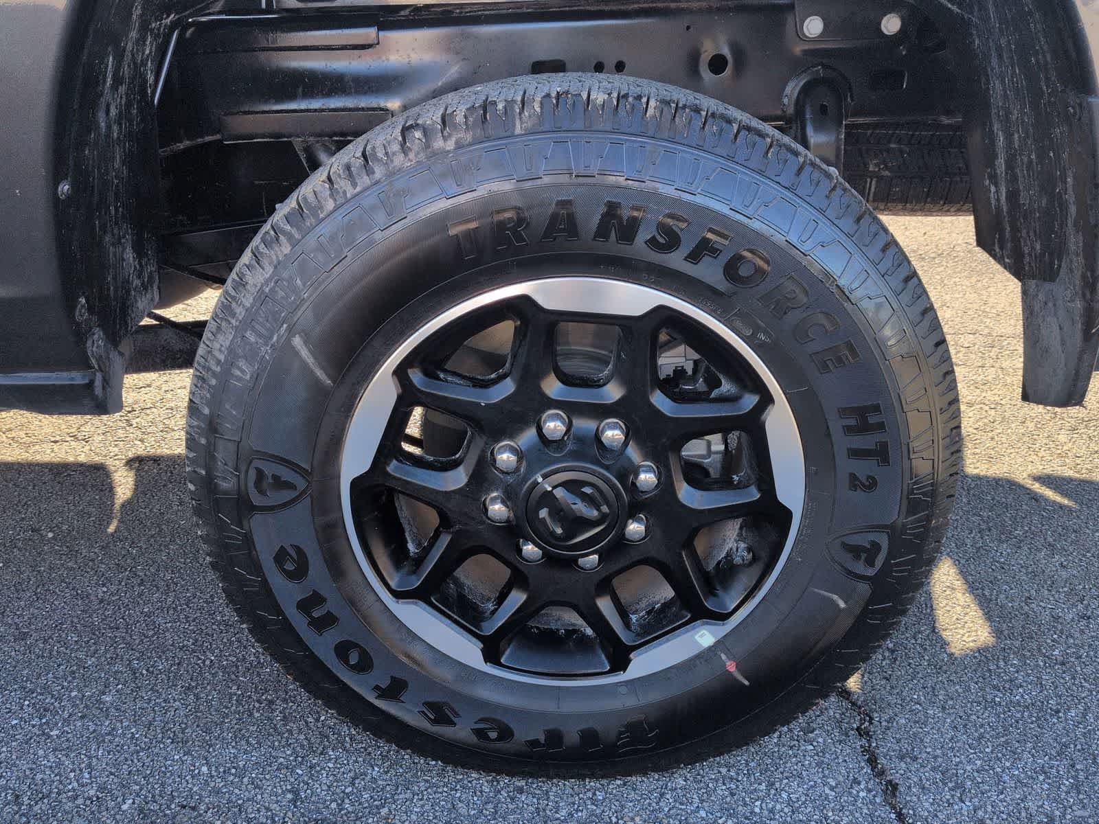 New 2026 RAM 2500 Laramie AWD/4WD image 14