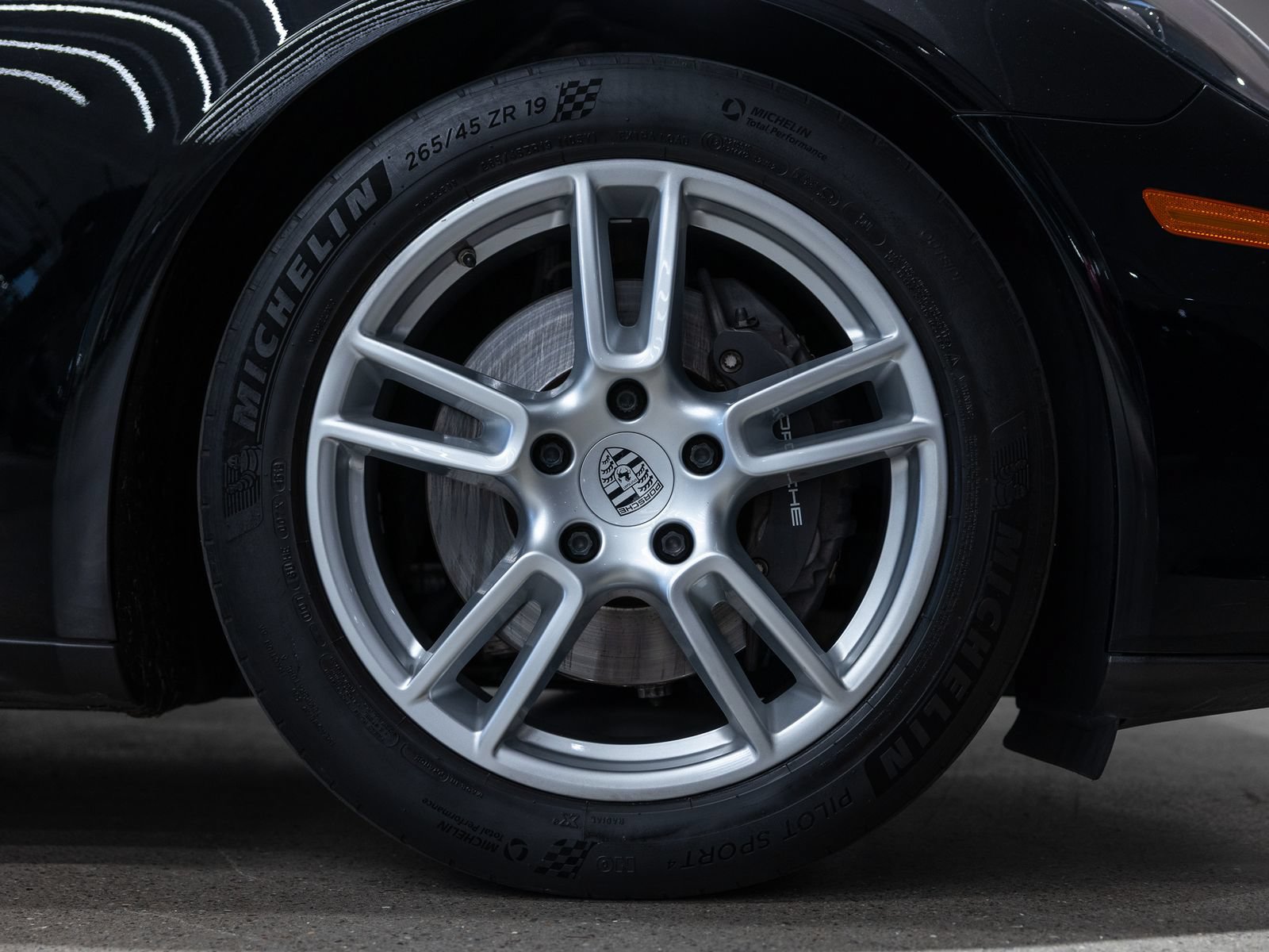 Certified 2020 Porsche Panamera image 19