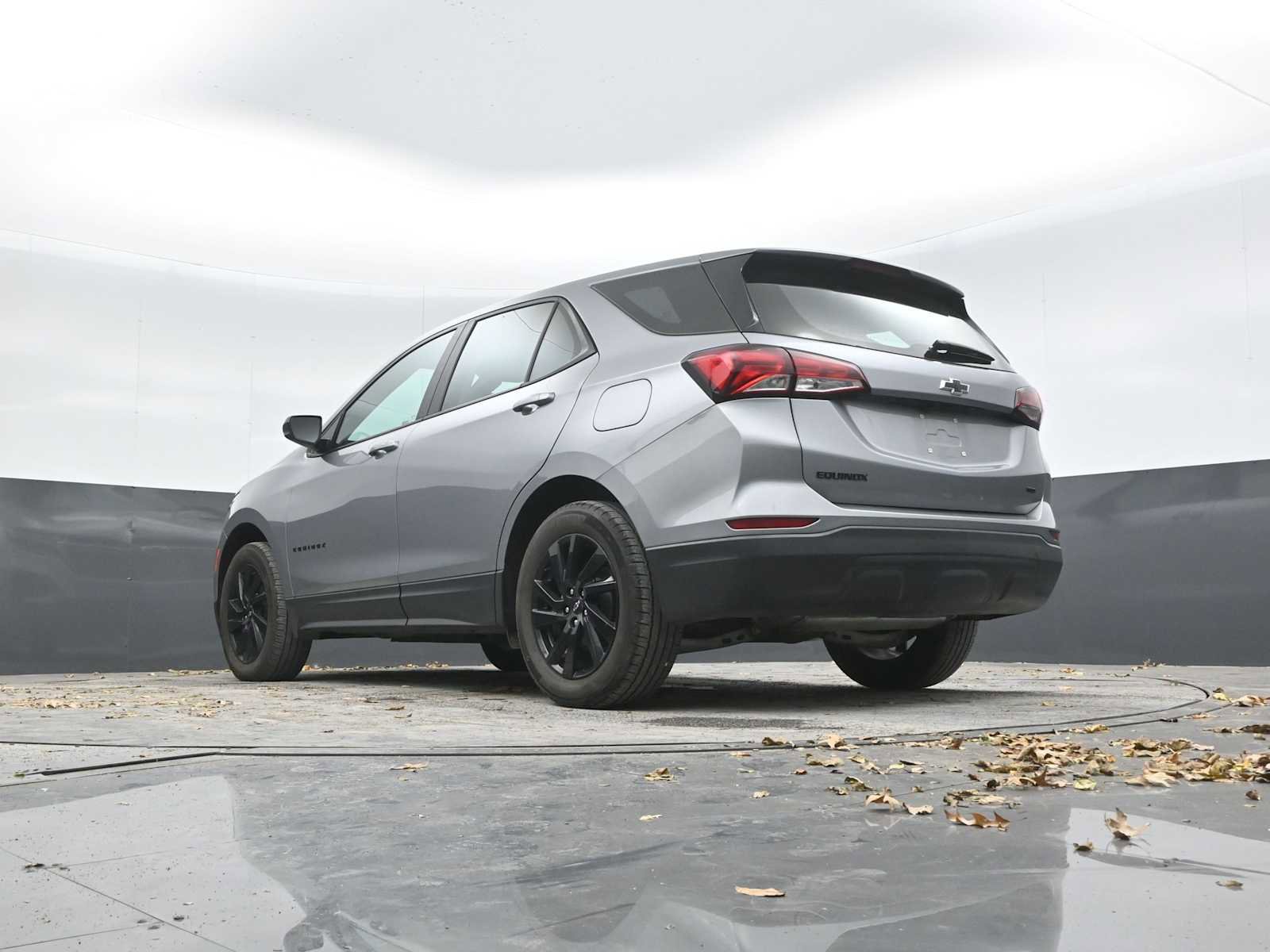 Used 2024 Chevrolet Equinox LS w/ Sport Edition image 32