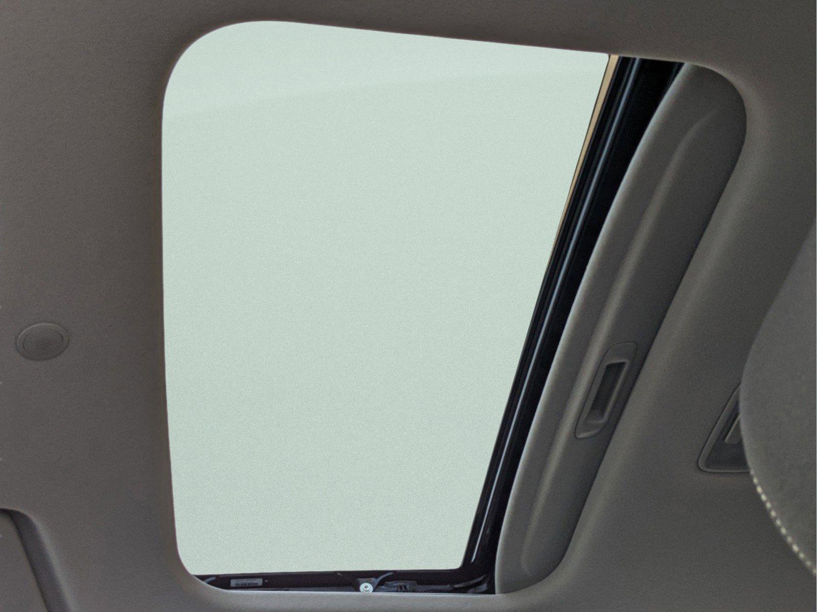 New 2025 Hyundai Venue SEL image 26