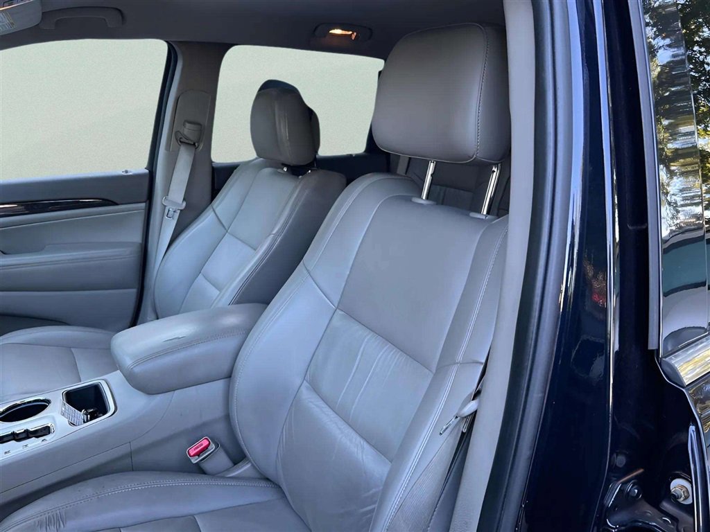 Used 2011 Jeep Grand Cherokee Laredo AWD/4WD image 11