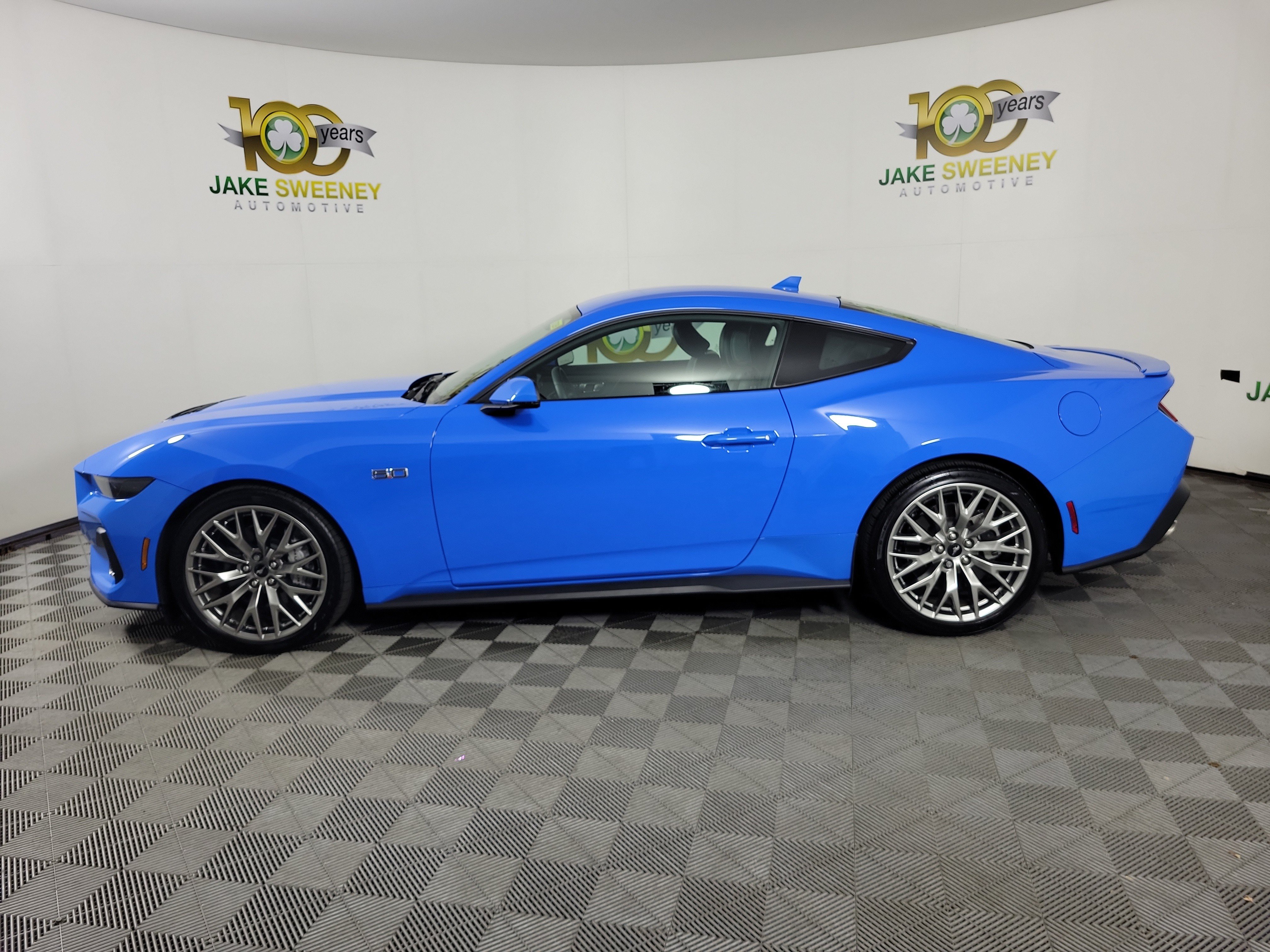 Used 2025 Ford Mustang GT Premium RWD image 4