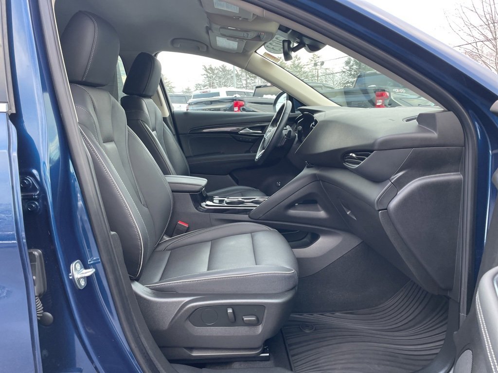 Used 2023 Buick Envision Essence image 32