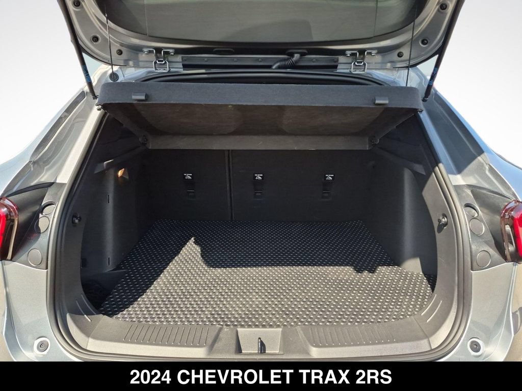Used 2024 Chevrolet Trax RS w/ Driver Confidence Package FWD image 24