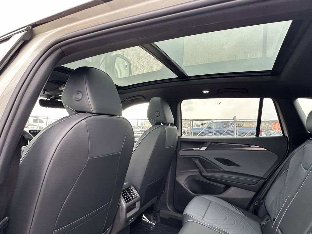 New 2026 Volkswagen Tiguan SE R-Line AWD/4WD image 10