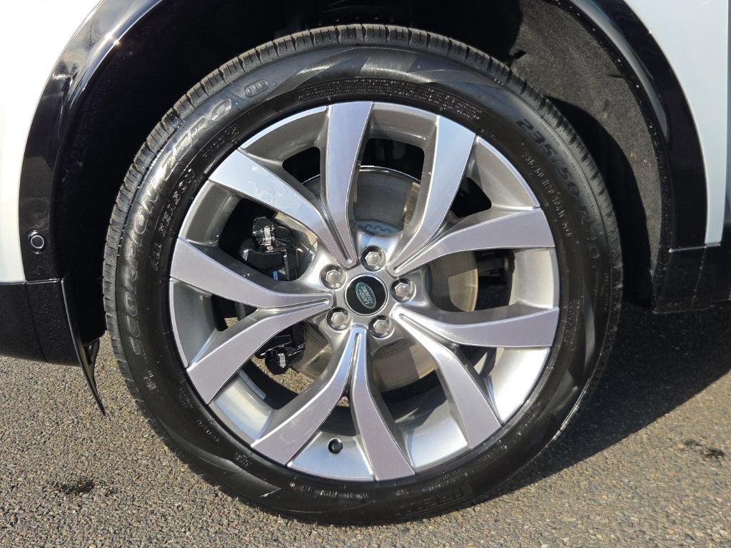 New 2026 Land Rover Discovery Sport Landmark image 28