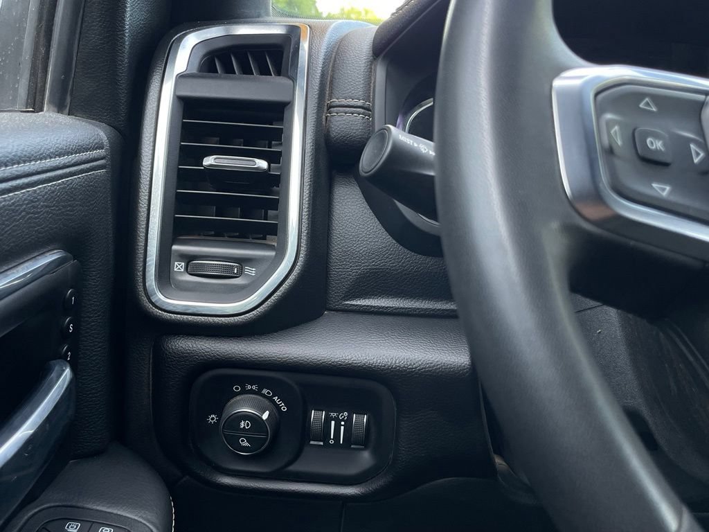 Used 2025 RAM 2500 Laramie AWD/4WD image 13