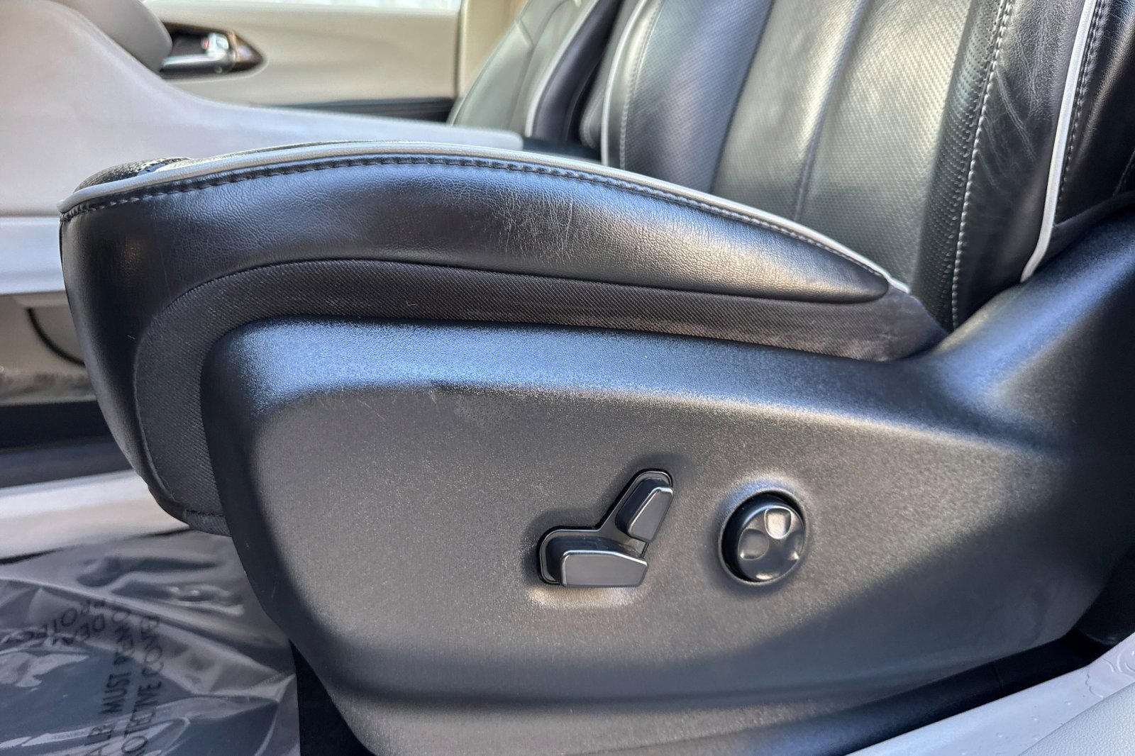 Used 2021 Chrysler Pacifica Limited w/ Premium & Safety Sphere Group image 13