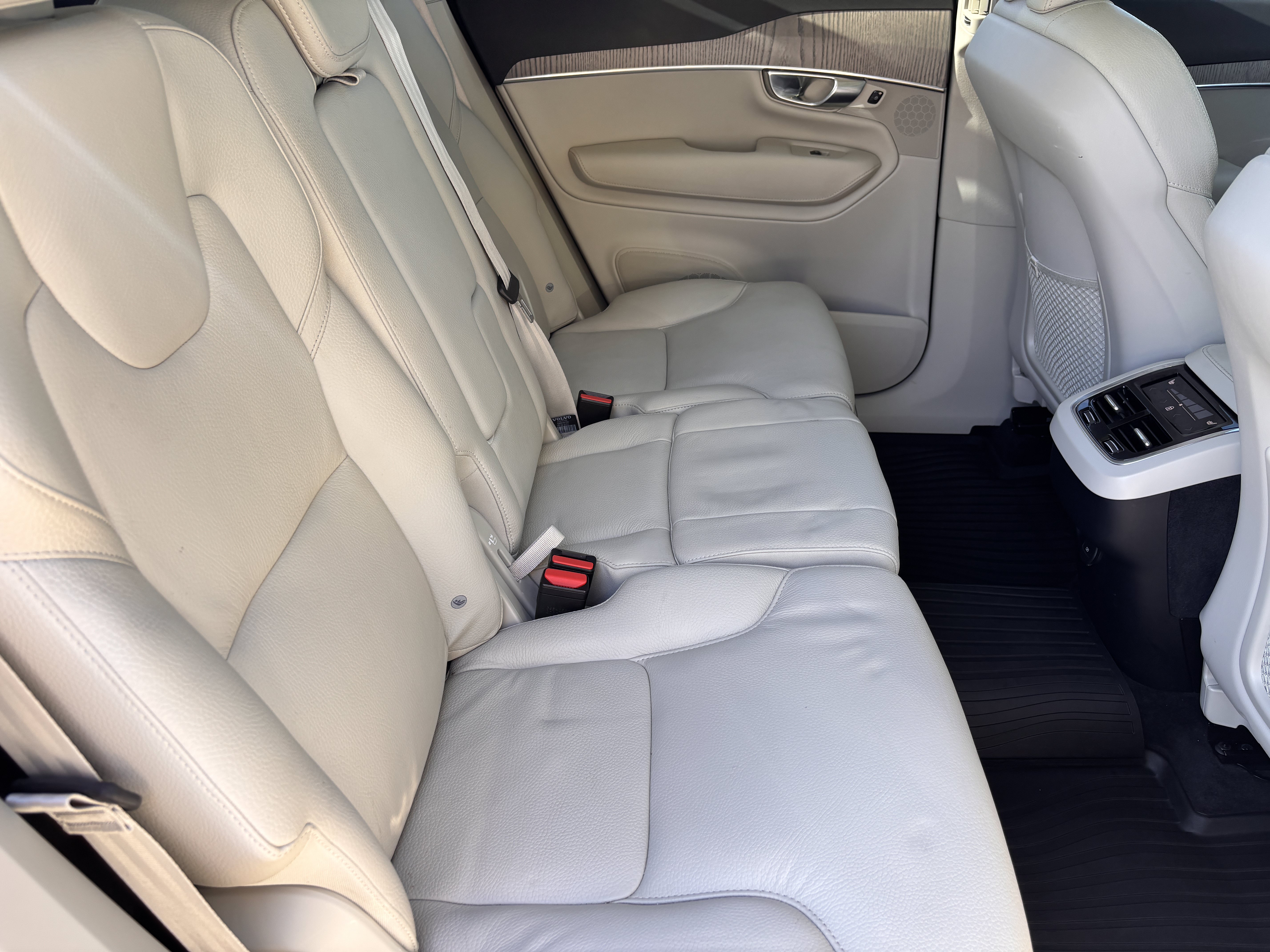 Used 2023 Volvo XC90 B6 Plus w/ Protection Package Premier AWD/4WD image 34