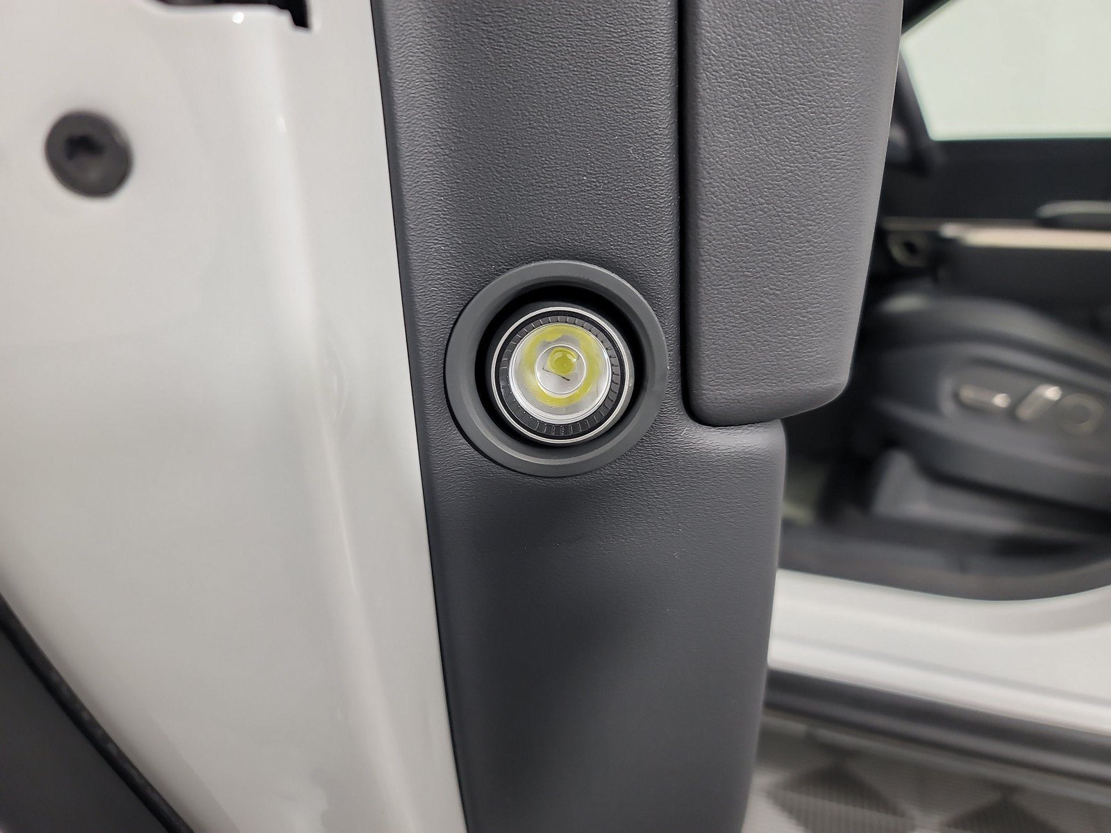 Used 2023 Rivian R1T Adventure AWD/4WD image 30