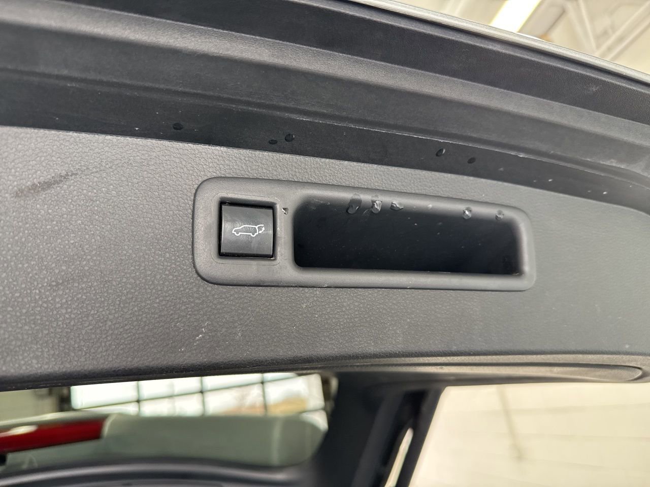 Used 2023 Toyota Highlander XLE image 12