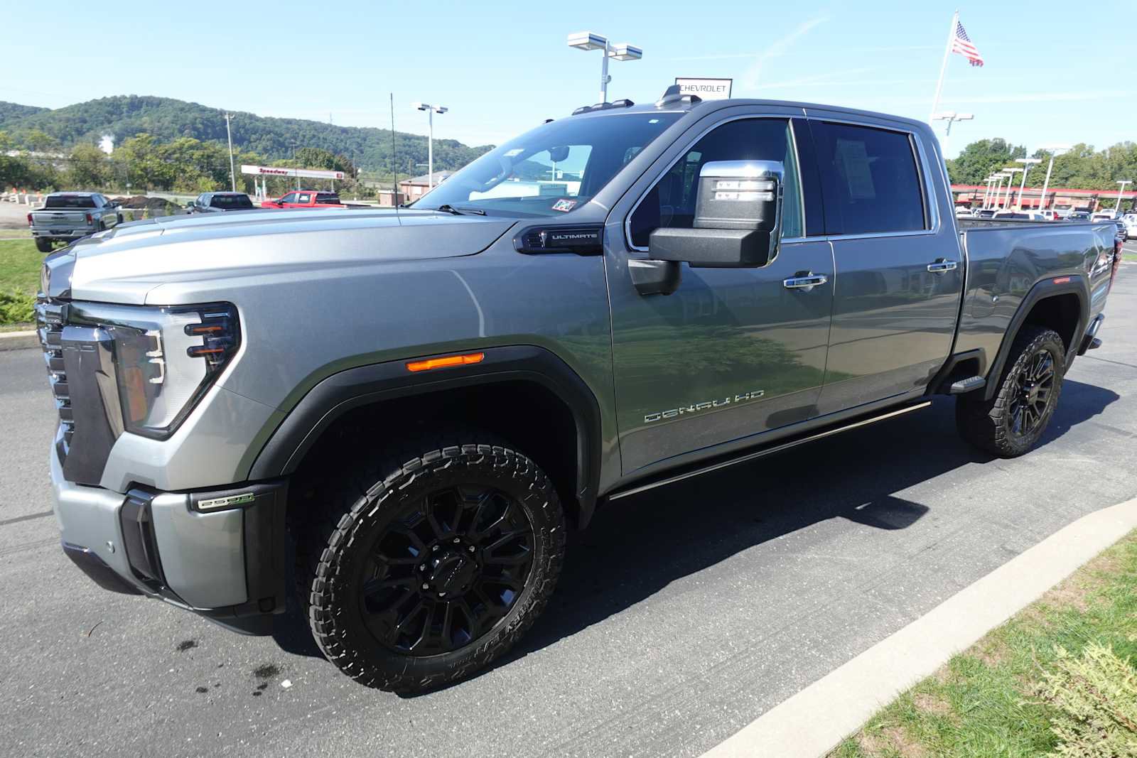 Used 2024 GMC Sierra 2500 Denali Ultimate AWD/4WD image 7