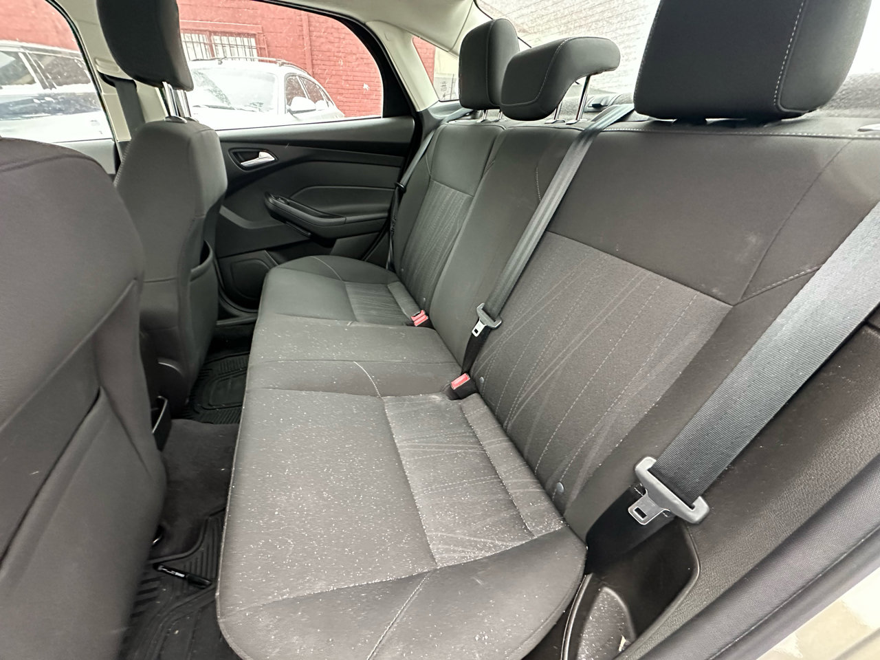 Used 2016 Ford Focus SE w/ SE Cold Weather Package image 30