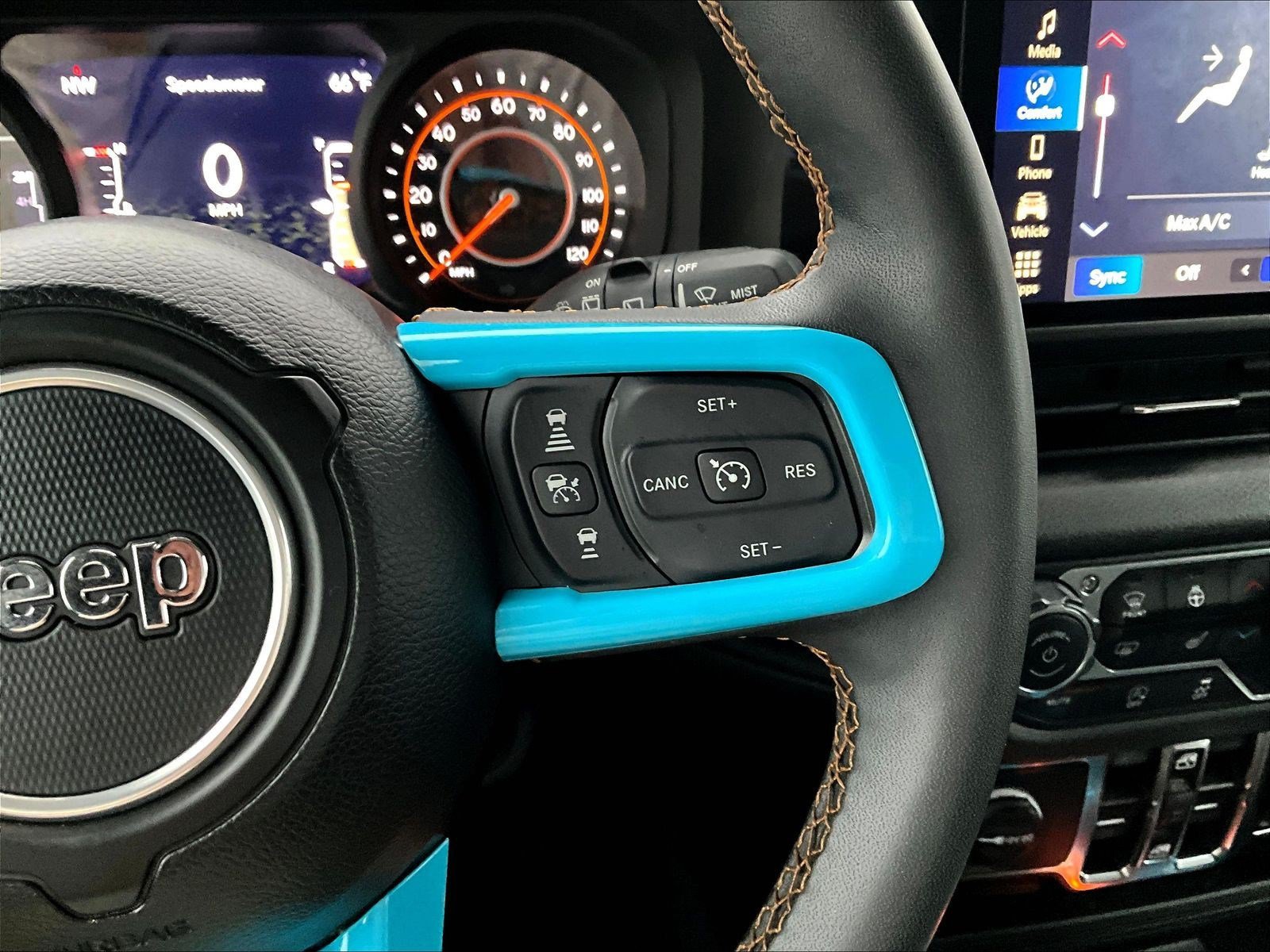 Used 2024 Jeep Wrangler Unlimited Sport AWD/4WD image 12