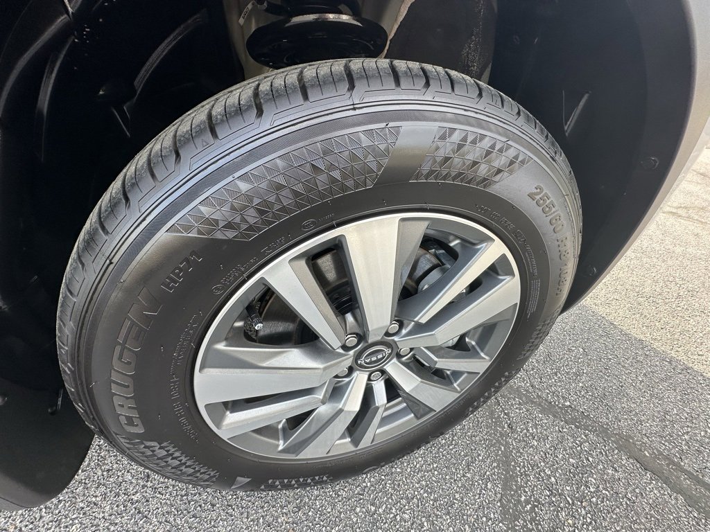 Used 2024 Nissan Pathfinder SL w/ Lighting Package (N92) image 9