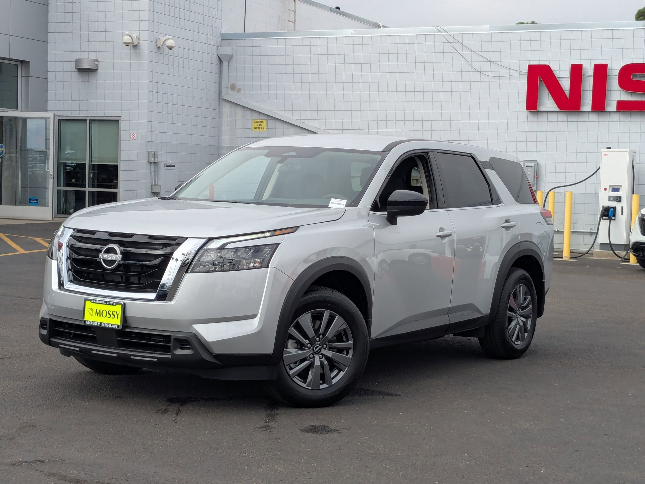 New 2025 Nissan Pathfinder S