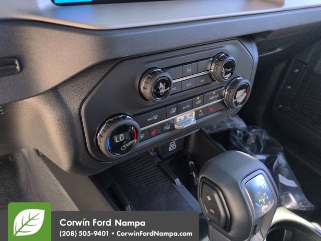 New 2026 Ford Bronco Outer Banks w/ Black Appearance Package AWD/4WD image 17