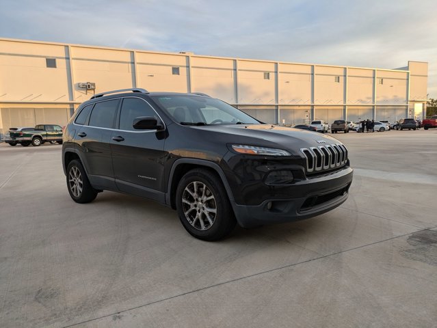 Used 2016 Jeep Cherokee Latitude w/ Comfort & Sound Group image 3