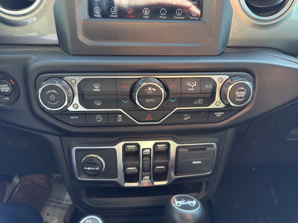 Used 2019 Jeep Wrangler Unlimited Sahara image 15