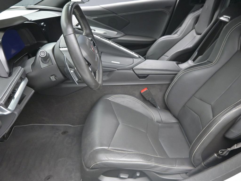 Used 2022 Chevrolet Corvette Stingray Coupe w/ Z51 Performance Package image 10