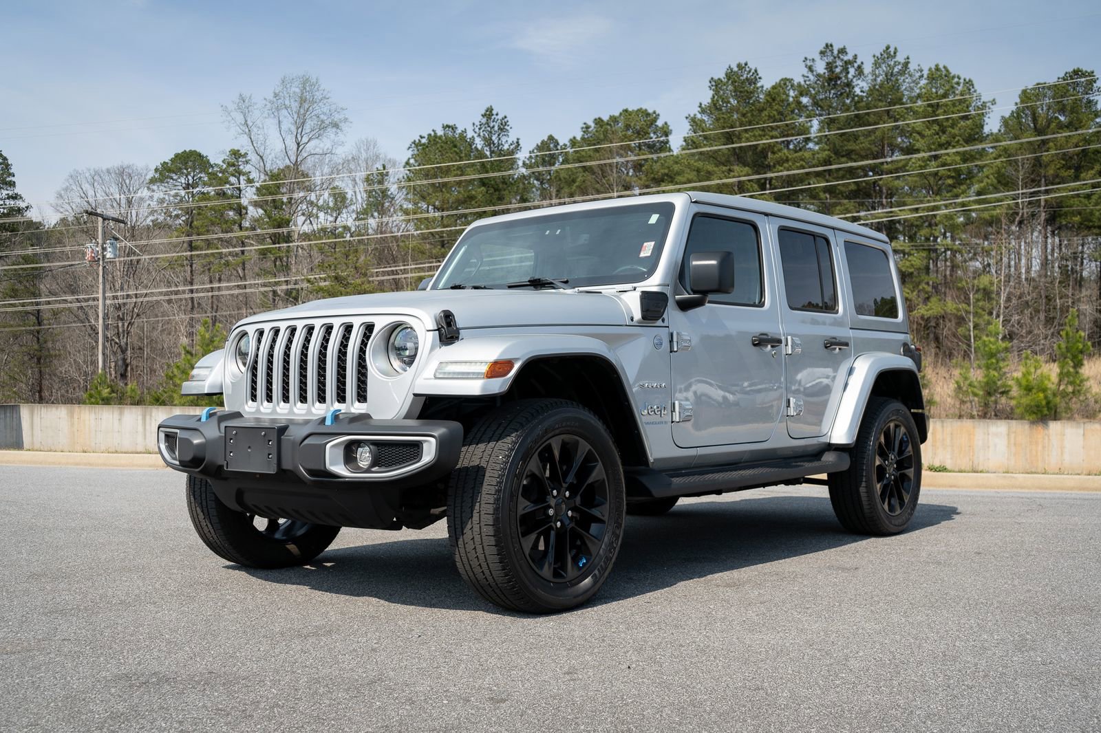 Used 2023 Jeep Wrangler Unlimited Sahara w/ Cold Weather Group image 3