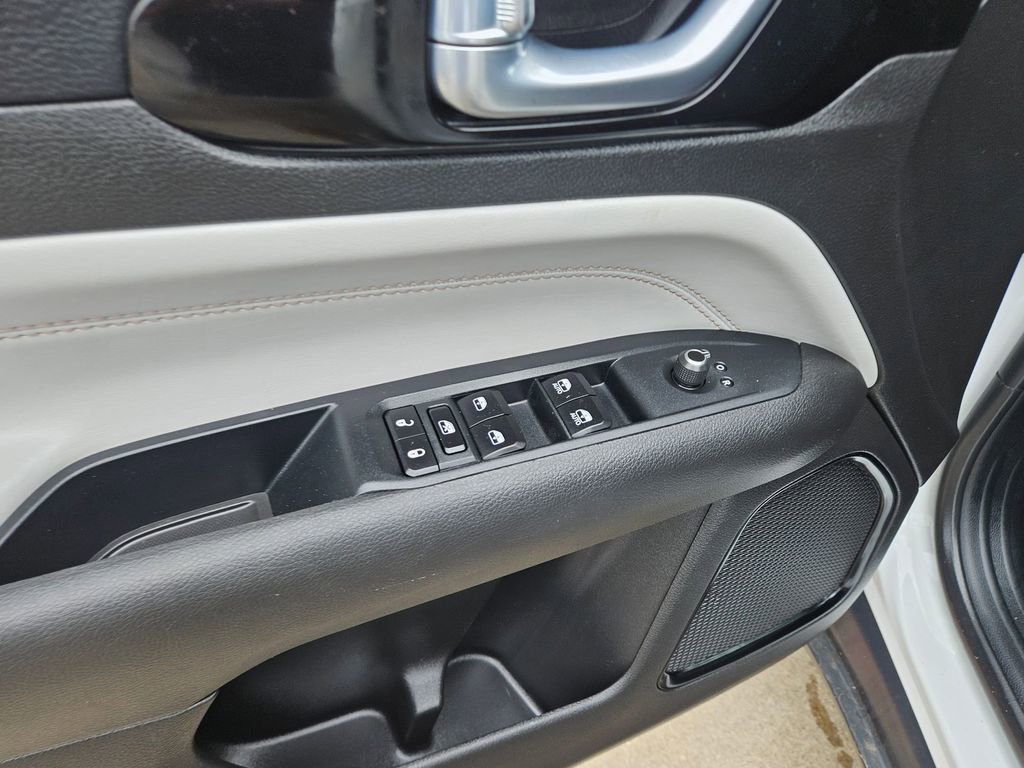 Used 2025 Jeep Compass Limited AWD/4WD image 15