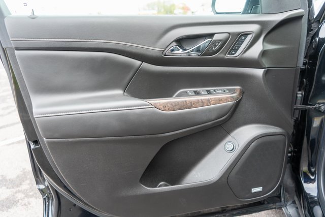 Used 2023 GMC Acadia Denali w/ Black Diamond Edition image 19