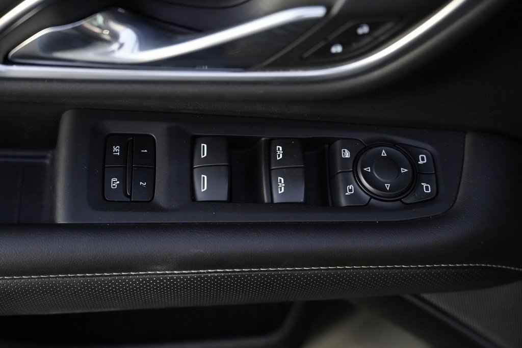 Used 2021 GMC Yukon XL SLT w/ SLT Luxury Plus Package image 30