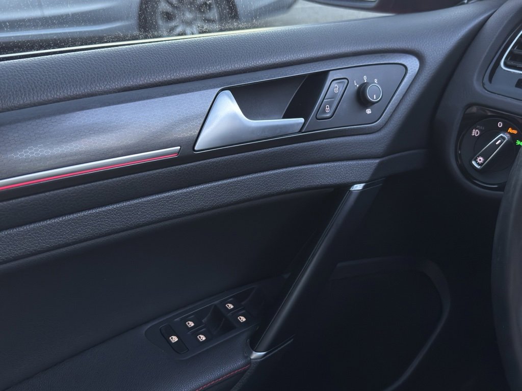 Used 2021 Volkswagen GTI SE image 17