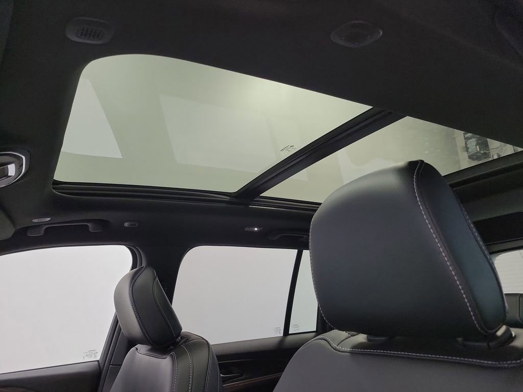 New 2026 Jeep Grand Cherokee Limited image 11