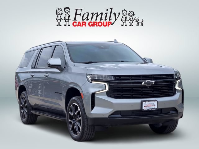 Used 2023 Chevrolet Suburban RST w/ Luxury Package AWD/4WD image 2