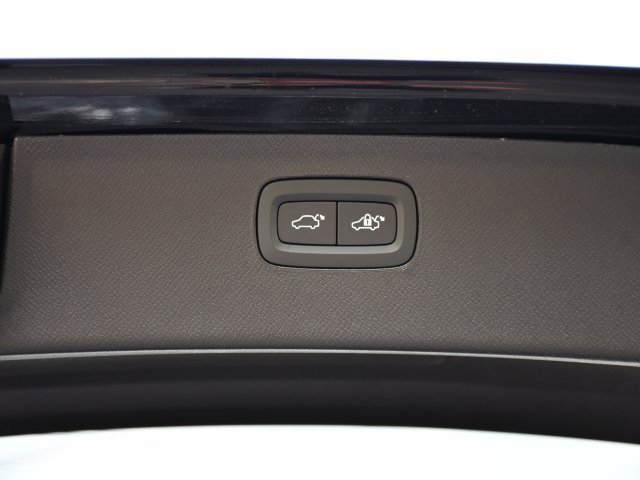 New 2025 Volvo XC90 B6 Plus image 28