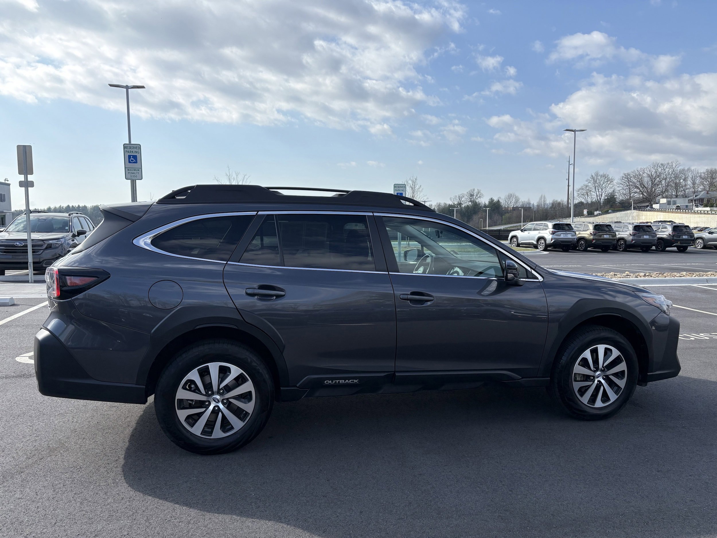 Certified 2025 Subaru Outback Premium AWD/4WD image 8